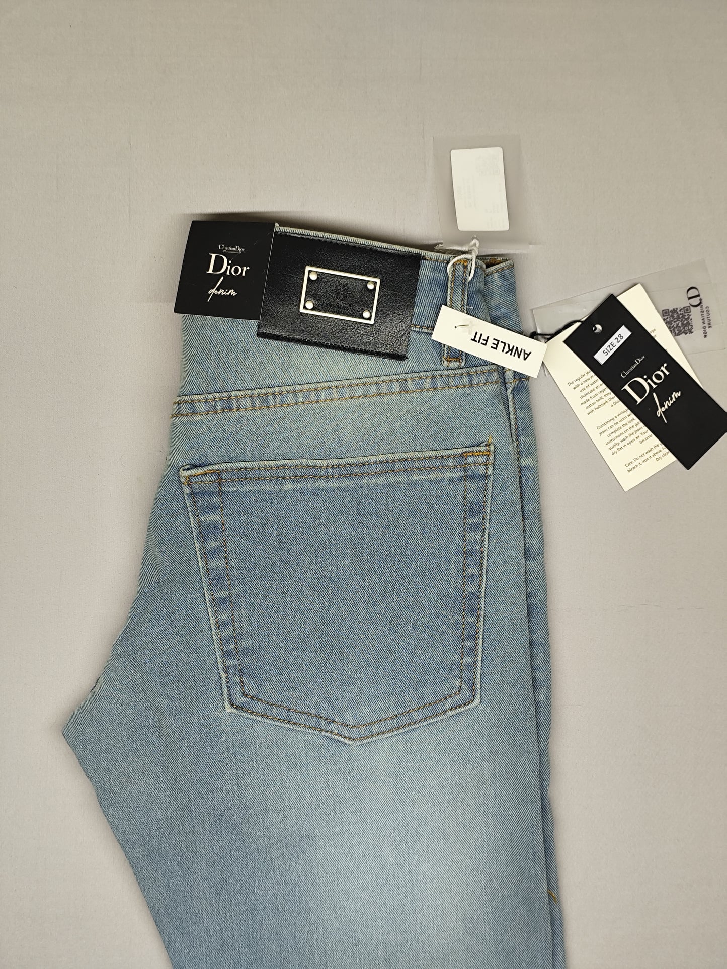 CHRISTIAN DIOR-JEANS-BLUE-ANKLE FIT