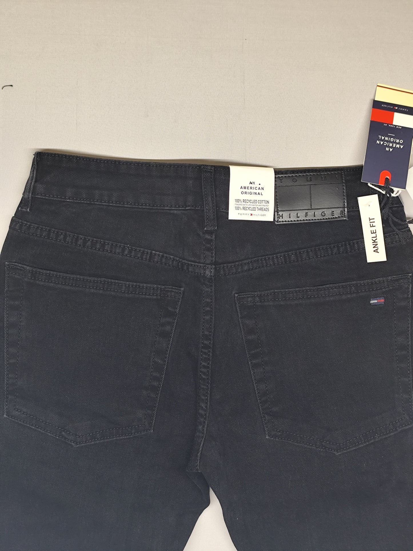 TOMMY HILIFIGER-JEANS-BLACK-ANKLE FIT